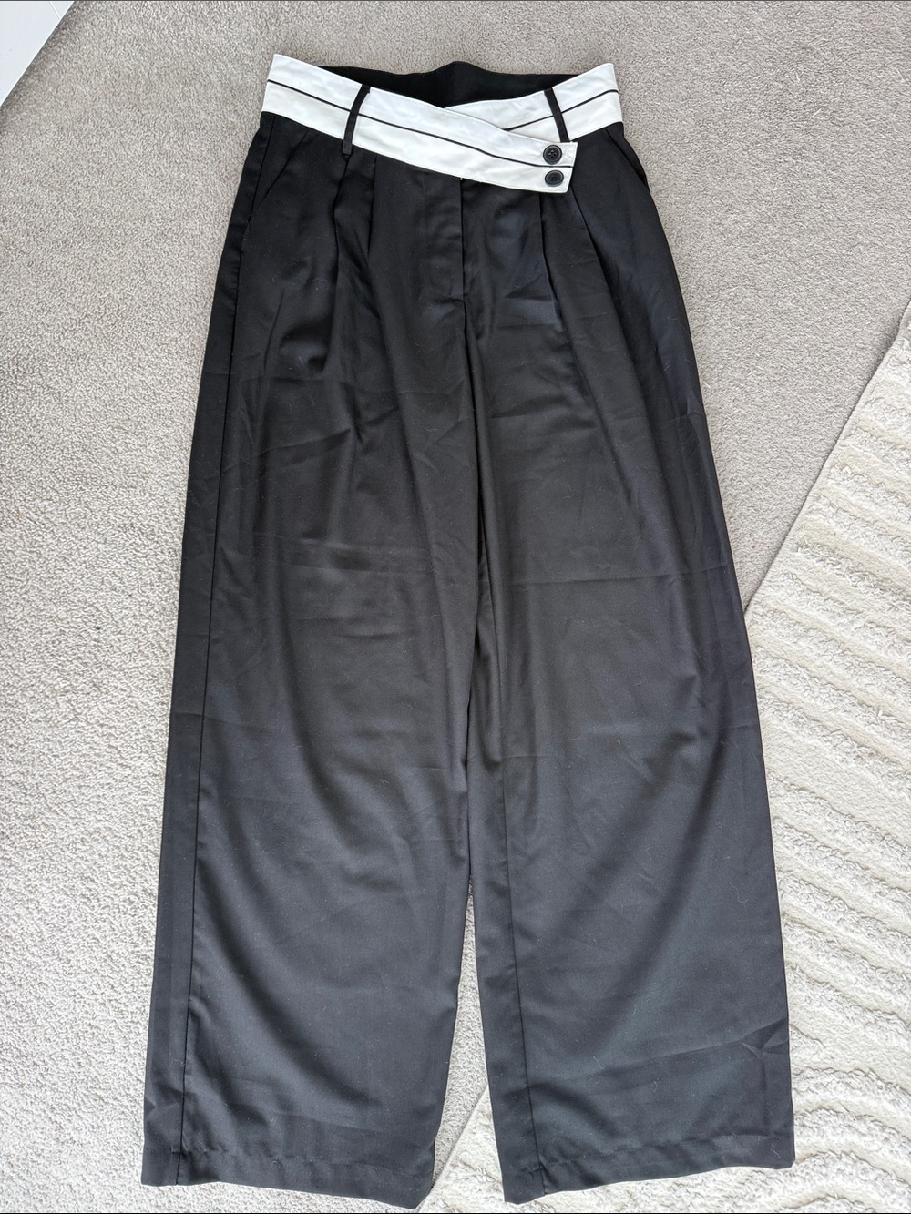 Commense Black Wide-Leg Pants with White Contrast Waistband